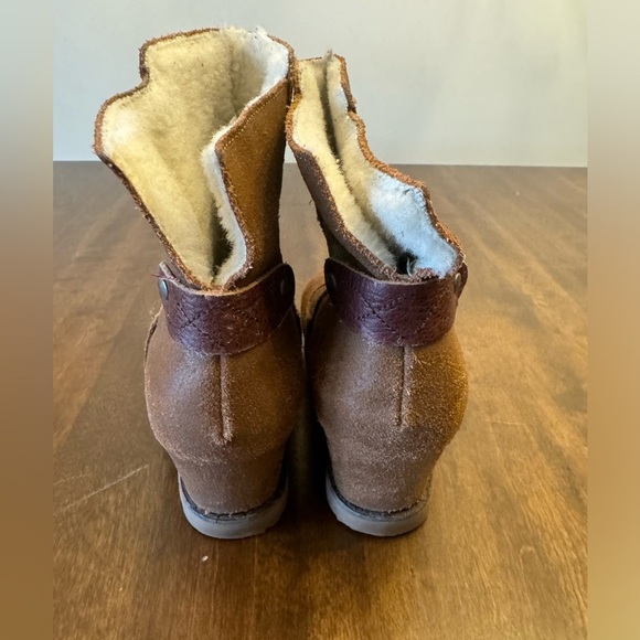 Emu Australia Gembrook Hidden Wedge Ankle Bootie, sz 9 - Picture 2 of 8